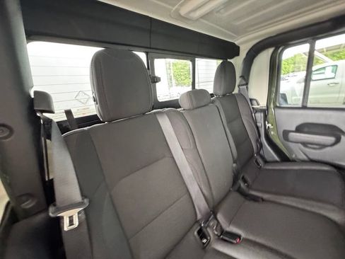 Used 2022 Jeep Gladiator Sport AWD/4WD image 25