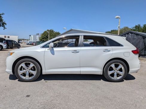 Used 2010 Toyota Venza AWD image 2