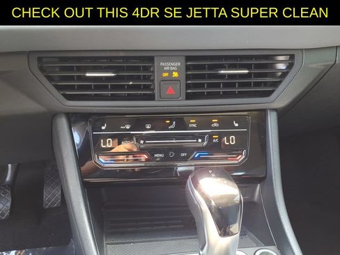 Used 2025 Volkswagen Jetta SE FWD image 18