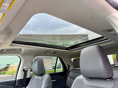 New 2026 Ford Explorer Active w/ Active Comfort Package image 32