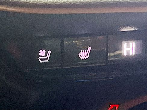 Used 2020 Chevrolet Blazer Premier image 21