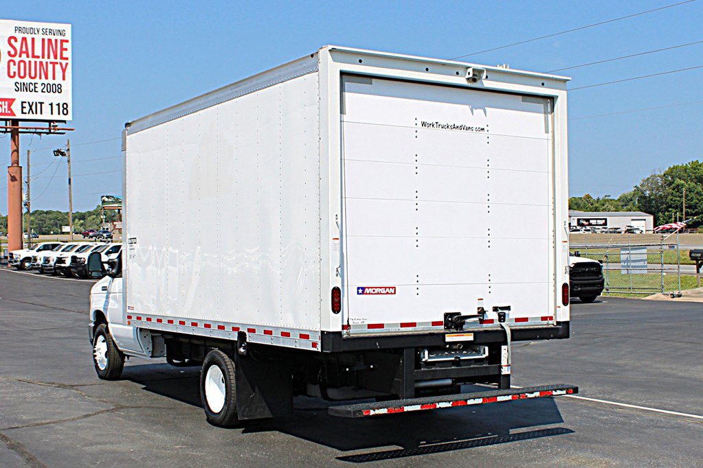 Used 2024 Ford E-350 and Econoline 350 Super Duty w/ Driver's Safety Package RWD image 4
