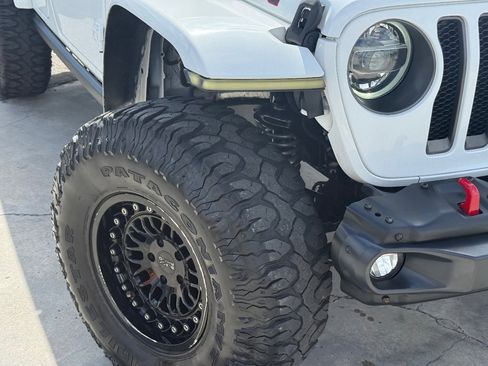 Used 2019 Jeep Wrangler Unlimited Rubicon AWD/4WD image 5