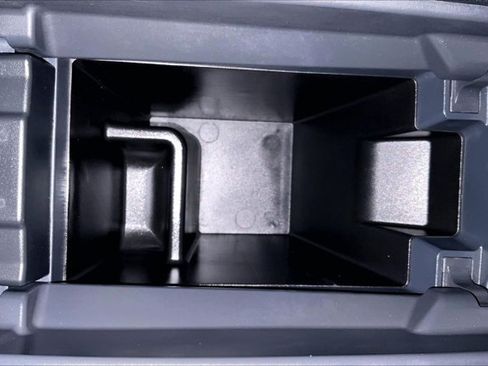 Used 2025 Nissan Rogue SV FWD image 39