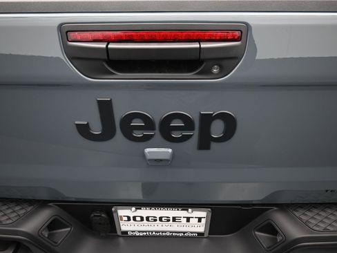 New 2026 Jeep Gladiator Sport AWD/4WD image 10