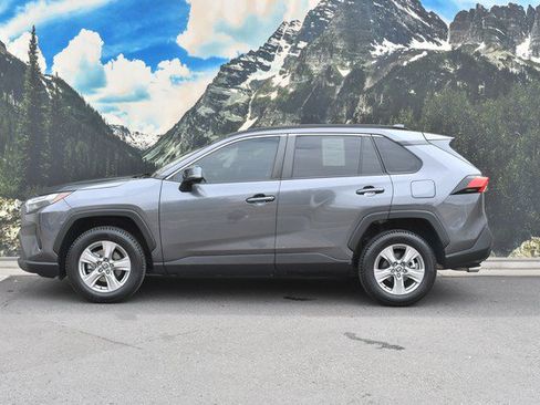 Used 2022 Toyota RAV4 XLE w/ Convenience Package FWD image 7
