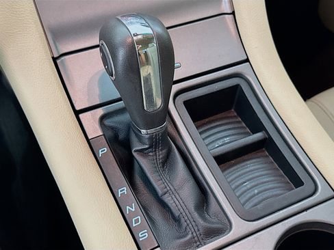 Used 2016 Ford Taurus SE image 19