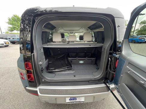 Used 2024 Land Rover Defender 110 S AWD/4WD image 13