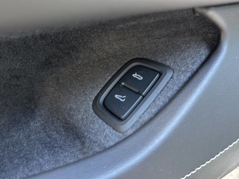 Used 2024 Chevrolet Corvette Stingray Convertible w/ LPO, Roadside Safety Package image 20