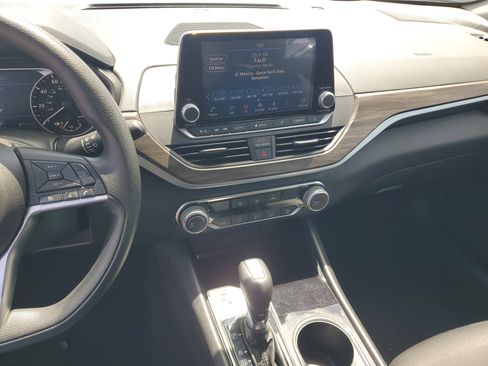 Certified 2024 Nissan Altima 2.5 SV FWD image 19