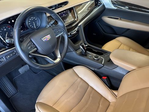 Used 2024 Cadillac XT6 Premium Luxury w/ Platinum Package image 8