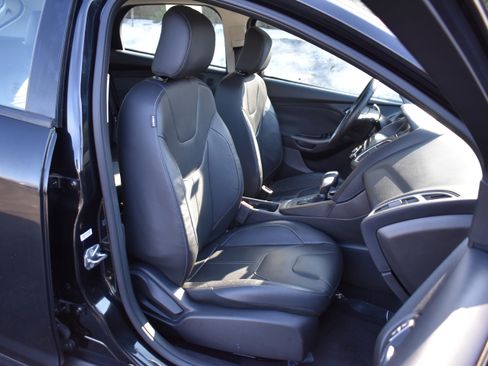 Used 2015 Ford Focus SE w/ Equipment Group 201A image 24