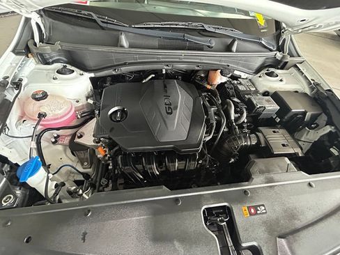 Used 2024 Kia Sportage EX FWD image 36