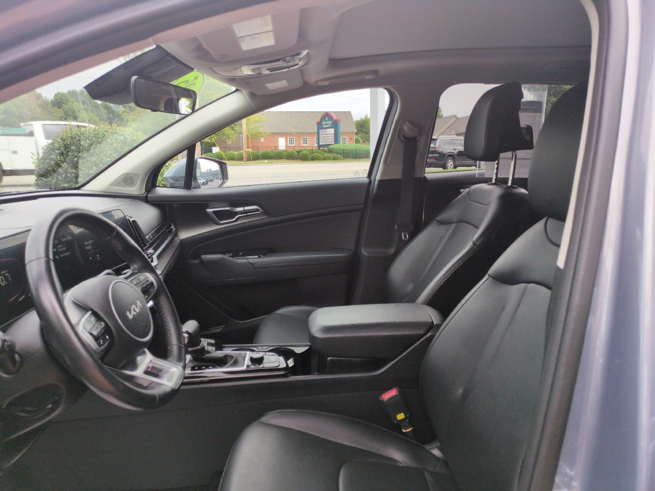 Certified 2025 Kia Sportage EX w/ Premium Package AWD/4WD image 14