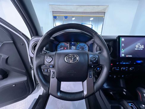 Used 2022 Toyota Tacoma TRD Pro AWD/4WD image 15