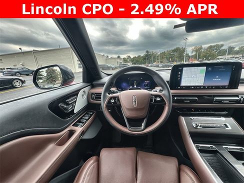 Certified 2025 Lincoln Aviator Reserve w/ Luxury Package image 17