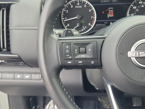 Used 2025 Nissan Pathfinder SV AWD/4WD image 33