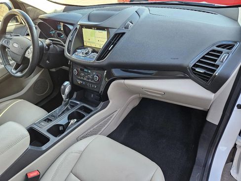 Used 2019 Ford Escape Titanium image 16