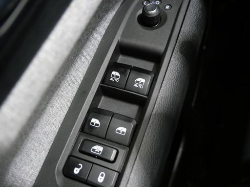 Used 2022 Jeep Compass Latitude w/ Sun and Sound Group AWD/4WD image 13