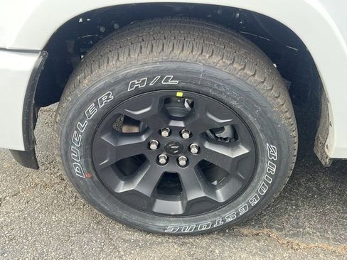 New 2026 RAM 1500 4x4 Crew Cab image 11