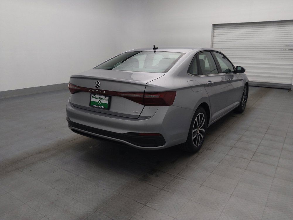Used 2025 Volkswagen Jetta SE FWD image 9