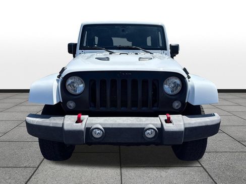 Used 2015 Jeep Wrangler Unlimited Sahara AWD/4WD image 8