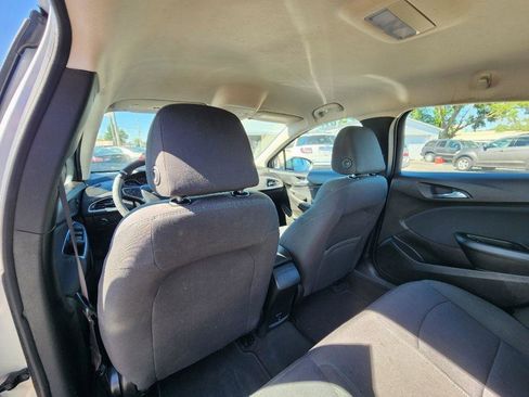 Used 2017 Chevrolet Cruze LT FWD image 18