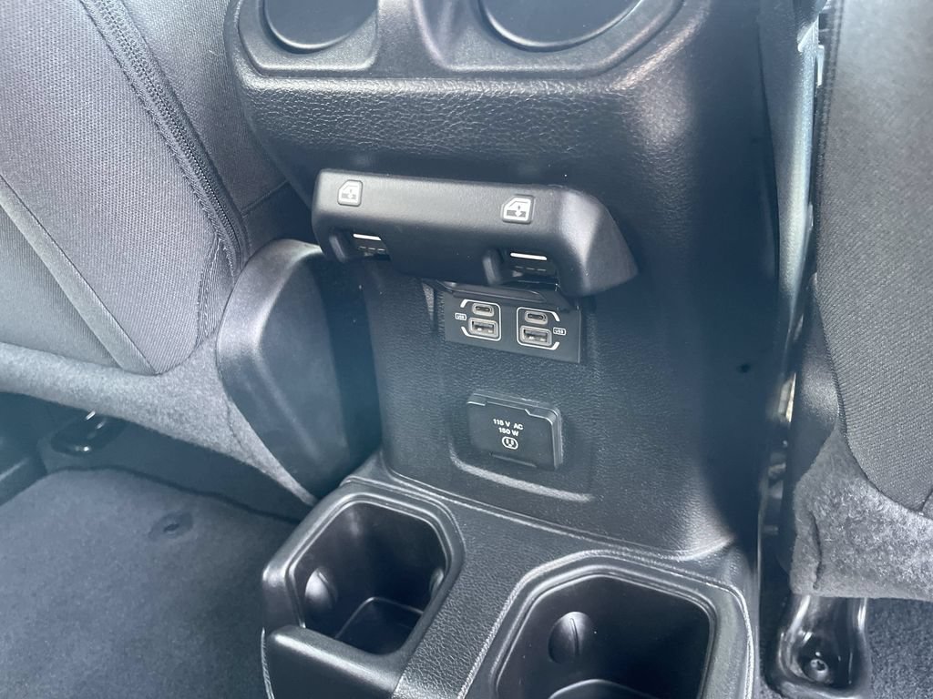 Used 2023 Jeep Wrangler Unlimited Rubicon AWD/4WD image 24
