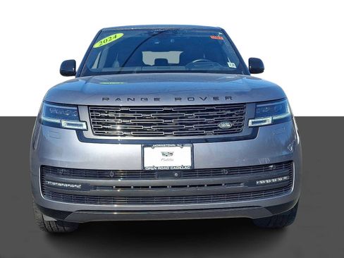 Used 2024 Land Rover Range Rover Long Wheelbase SE image 2