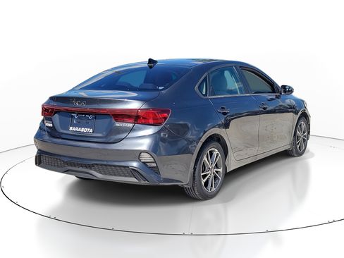 Used 2022 Kia Forte LXS w/ LXS Technology Package image 6