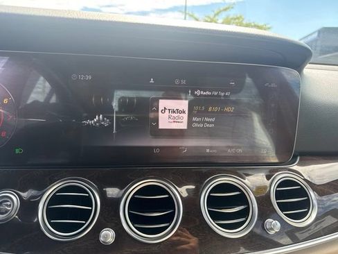 Used 2020 Mercedes-Benz E 450 4MATIC Sedan image 29