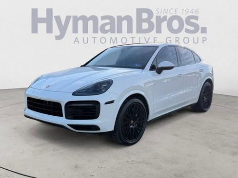 Used 2023 Porsche Cayenne Platinum Edition w/ Performance Package image 7