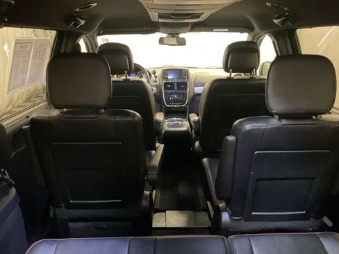 Used 2018 Dodge Grand Caravan GT FWD image 4