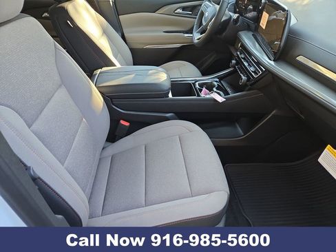 New 2026 Chevrolet Traverse LT image 32