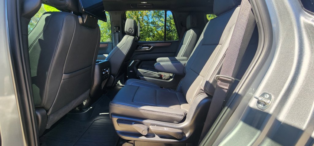 Used 2025 GMC Yukon Denali w/ Denali Reserve Package AWD/4WD image 23