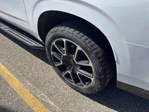 Used 2021 Chevrolet Suburban RST image 7