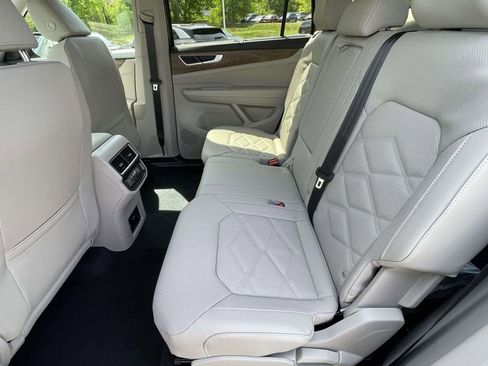 New 2026 Volkswagen Atlas SE FWD image 11