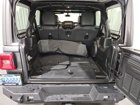 Used 2021 Jeep Wrangler Unlimited Sahara image 14