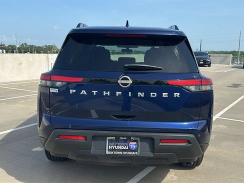 Used 2025 Nissan Pathfinder SV FWD image 11