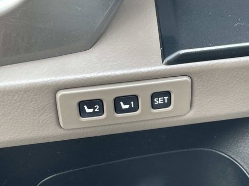 Used 2023 Lexus GX 460 Premium w/ Accessory Package AWD/4WD image 22