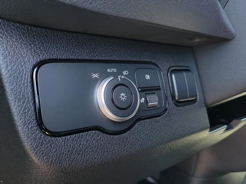 Used 2025 Mercedes-Benz Sprinter 2500 image 19