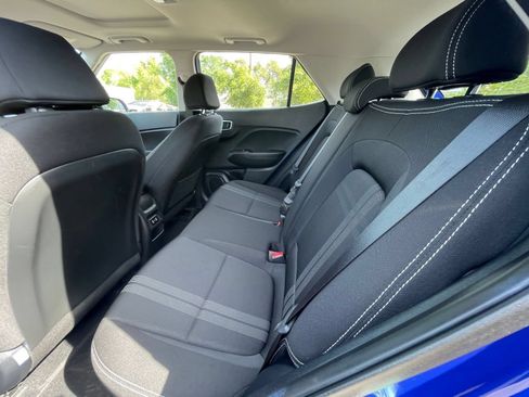 Used 2025 Hyundai Venue SEL FWD image 24