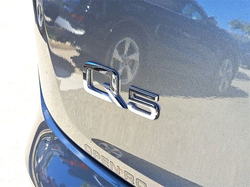 Used 2023 Audi Q5 2.0T Premium w/ Convenience Package image 5