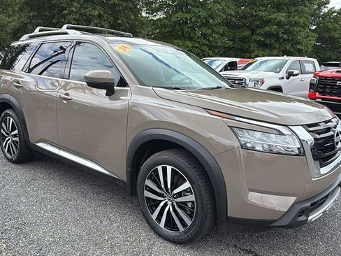 Used 2024 Nissan Pathfinder Platinum w/ Cargo Package FWD image 3