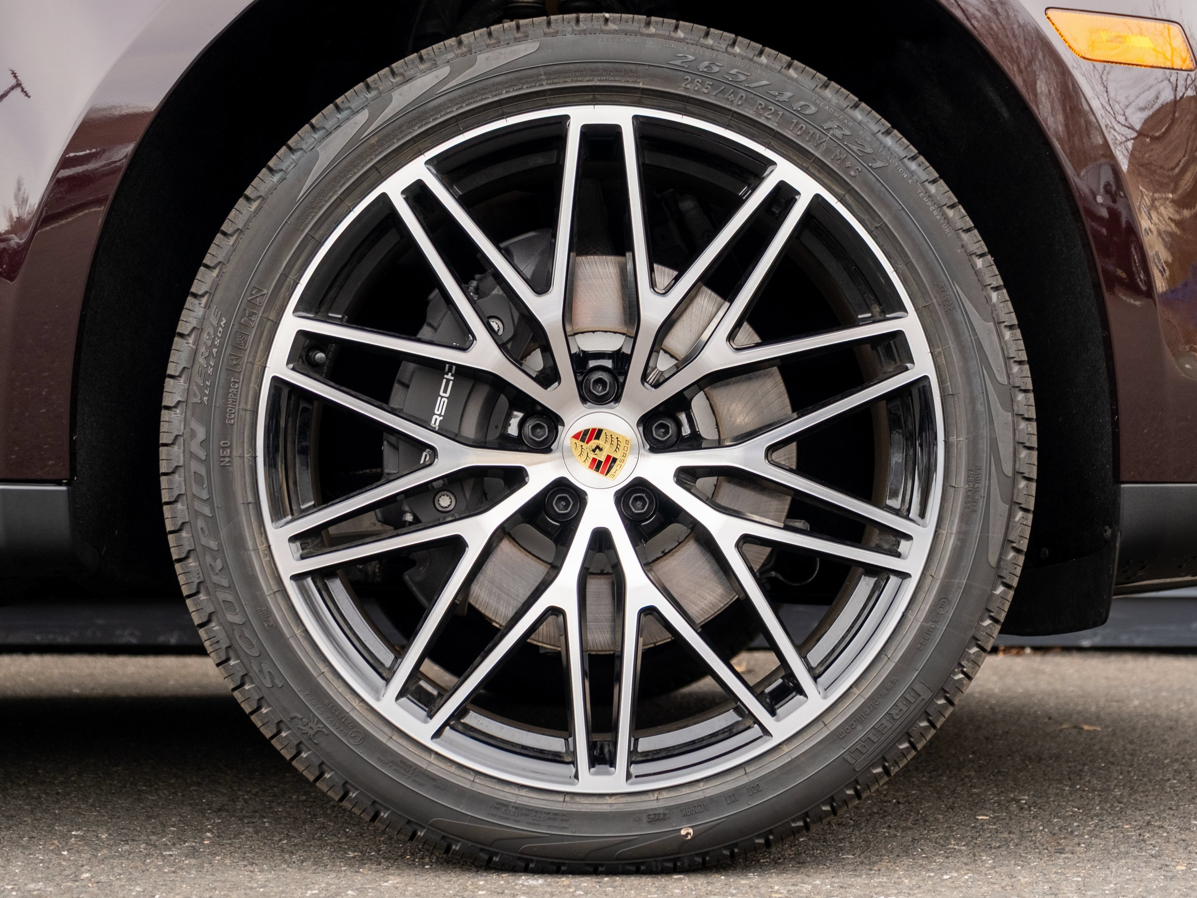 Certified 2026 Porsche Macan AWD/4WD image 15