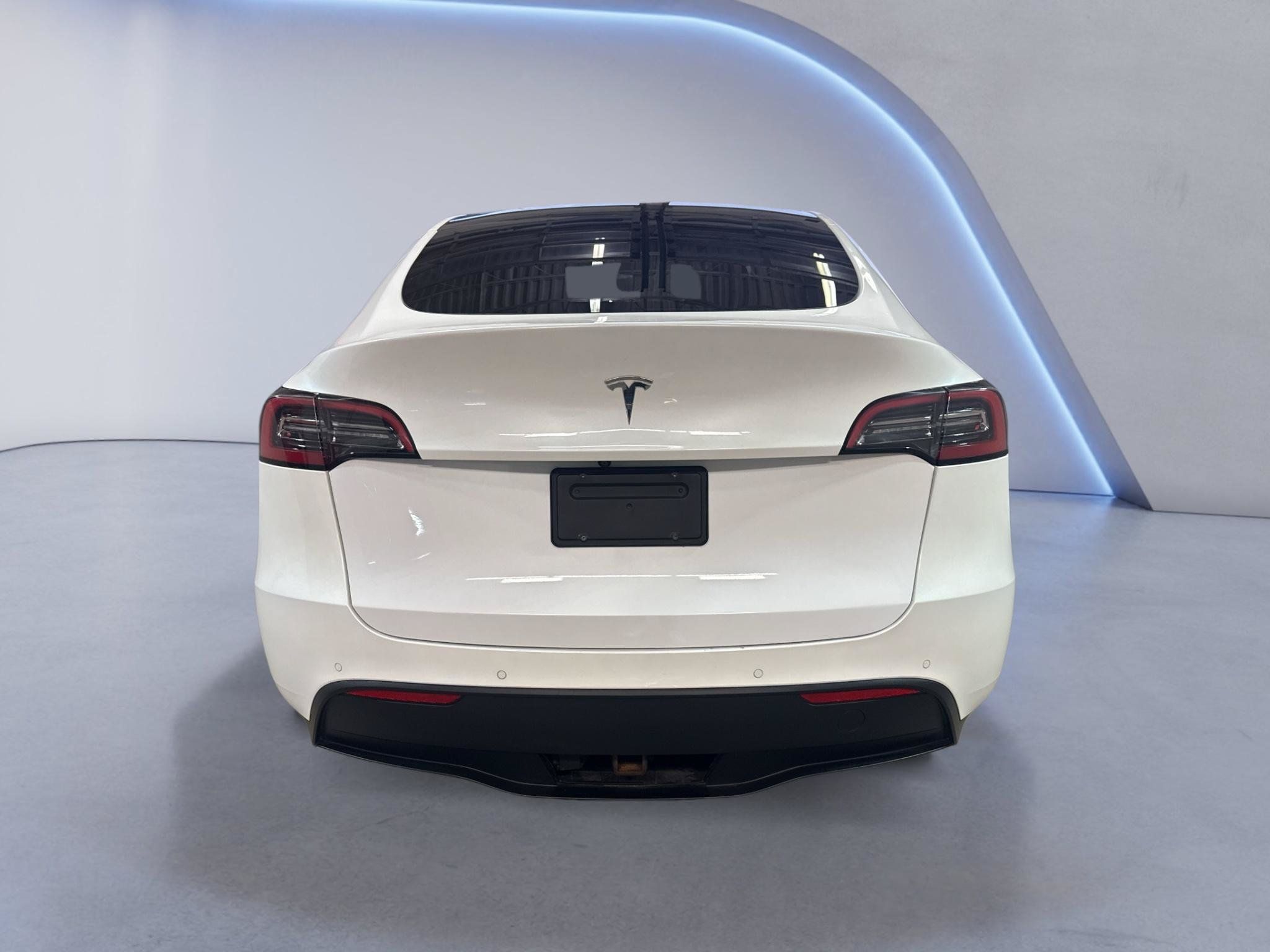 Used 2022 Tesla Model Y Long Range AWD/4WD image 7