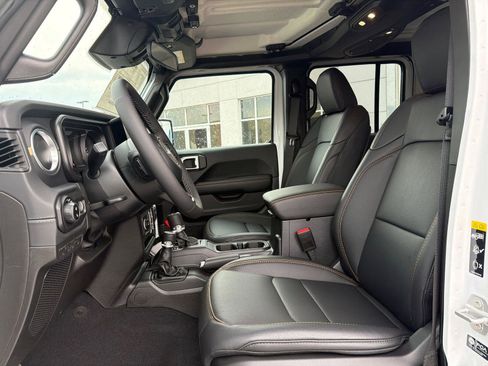 New 2026 Jeep Gladiator Sport image 20