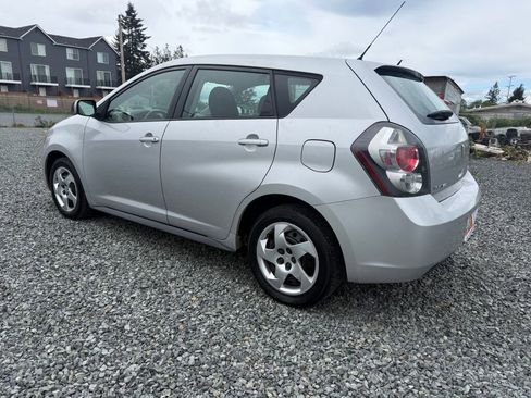 Used 2009 Pontiac Vibe w/ Preferred Package FWD image 3