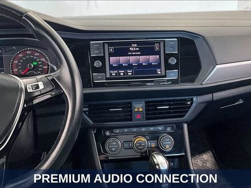 Used 2019 Volkswagen Jetta SE FWD image 12