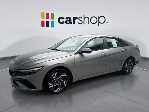 Used 2025 Hyundai Elantra Sport FWD image 1